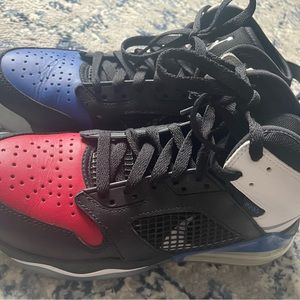 Big Boy Nike Air Jordan’s  size 7.5